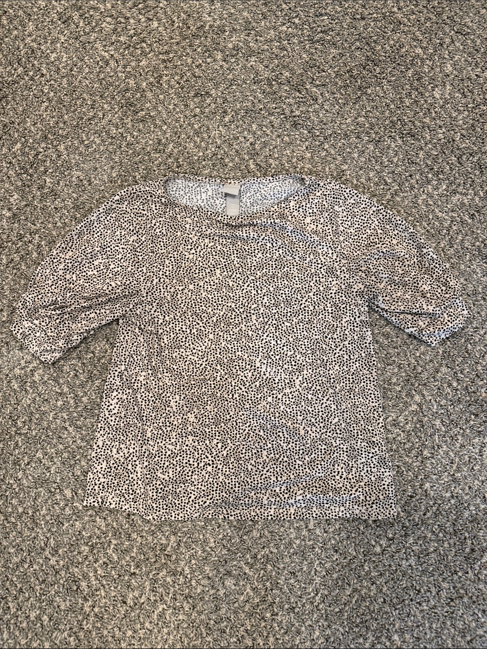 H&M Short Sleeve Dotted Animal Print Top in Ivory and Black